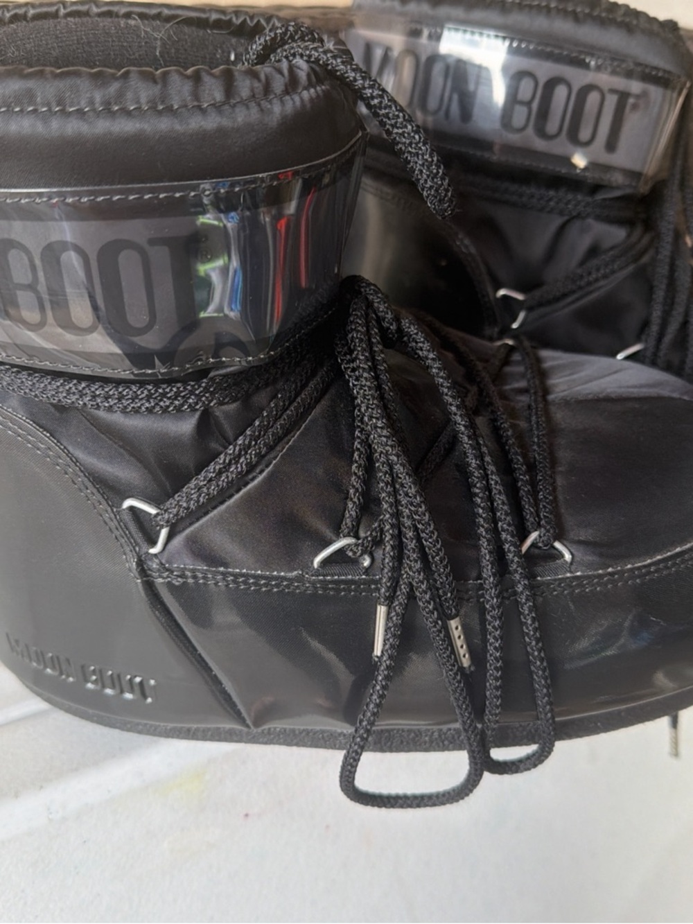 Moon Boot Black Lace-Up Snow Boots